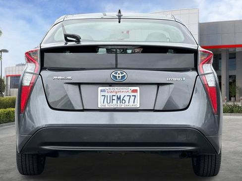 Used 2016 Toyota Prius Two FWD image 5