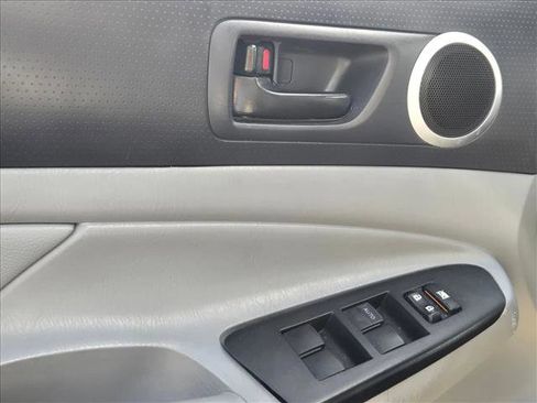 Used 2015 Toyota Tacoma 4x4 Double Cab image 8