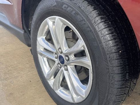 Used 2015 Ford Edge Titanium w/ Technology Package FWD image 7