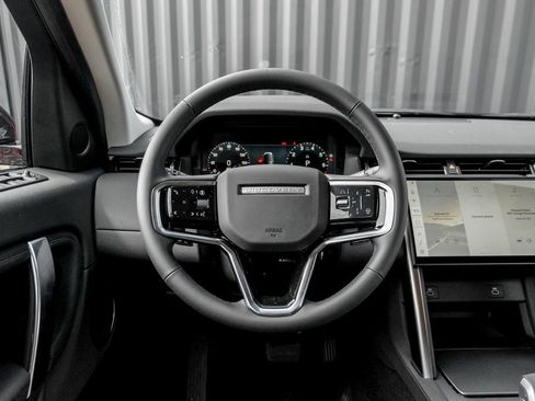 Used 2025 Land Rover Discovery Sport S image 18