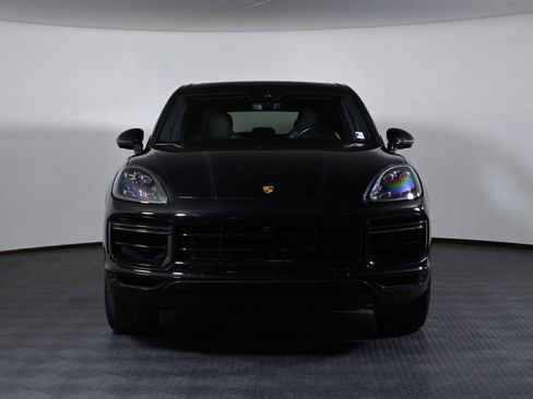 Certified 2022 Porsche Cayenne Turbo S AWD/4WD image 2