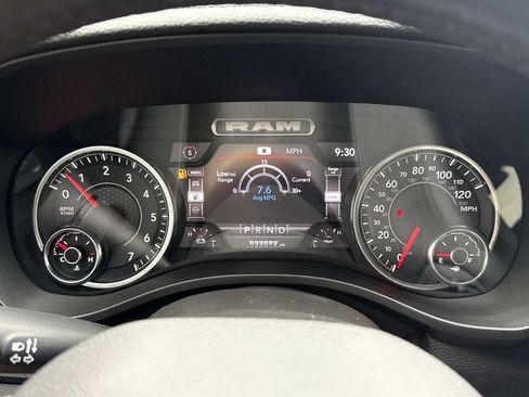 Used 2023 RAM 1500 Laramie AWD/4WD image 11