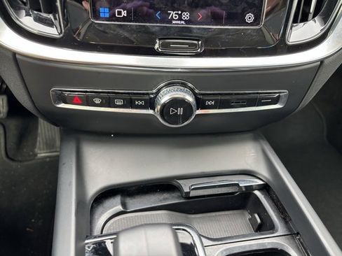 Used 2024 Volvo S60 B5 Core image 20