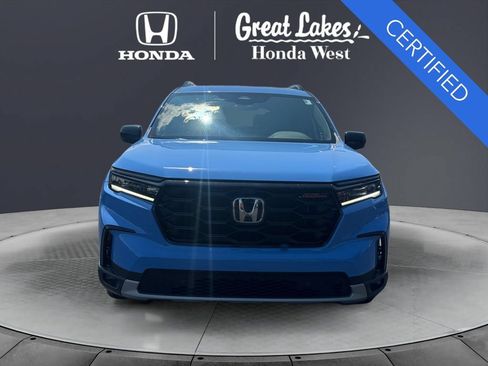 Used 2025 Honda Pilot TrailSport image 8