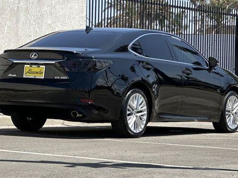 Used 2015 Lexus ES 350 w/ Premium Package FWD image 4