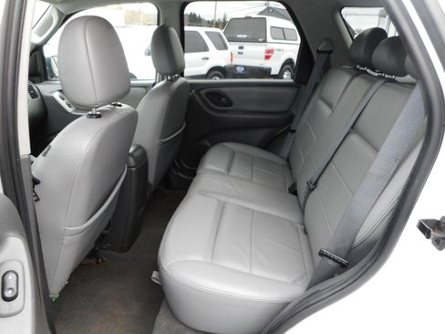 Used 2006 Ford Escape 4WD Hybrid image 16