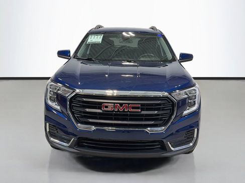 Used 2022 GMC Terrain SLE w/ Driver Convenience Package AWD/4WD image 2