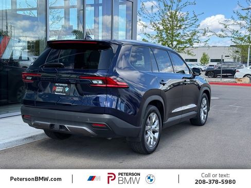 Used 2025 Toyota Grand Highlander AWD image 5