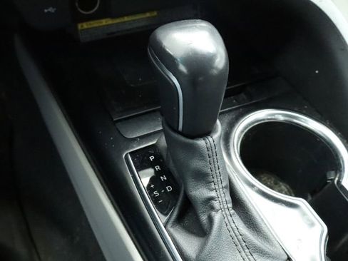 Used 2020 Toyota Camry XLE FWD image 31