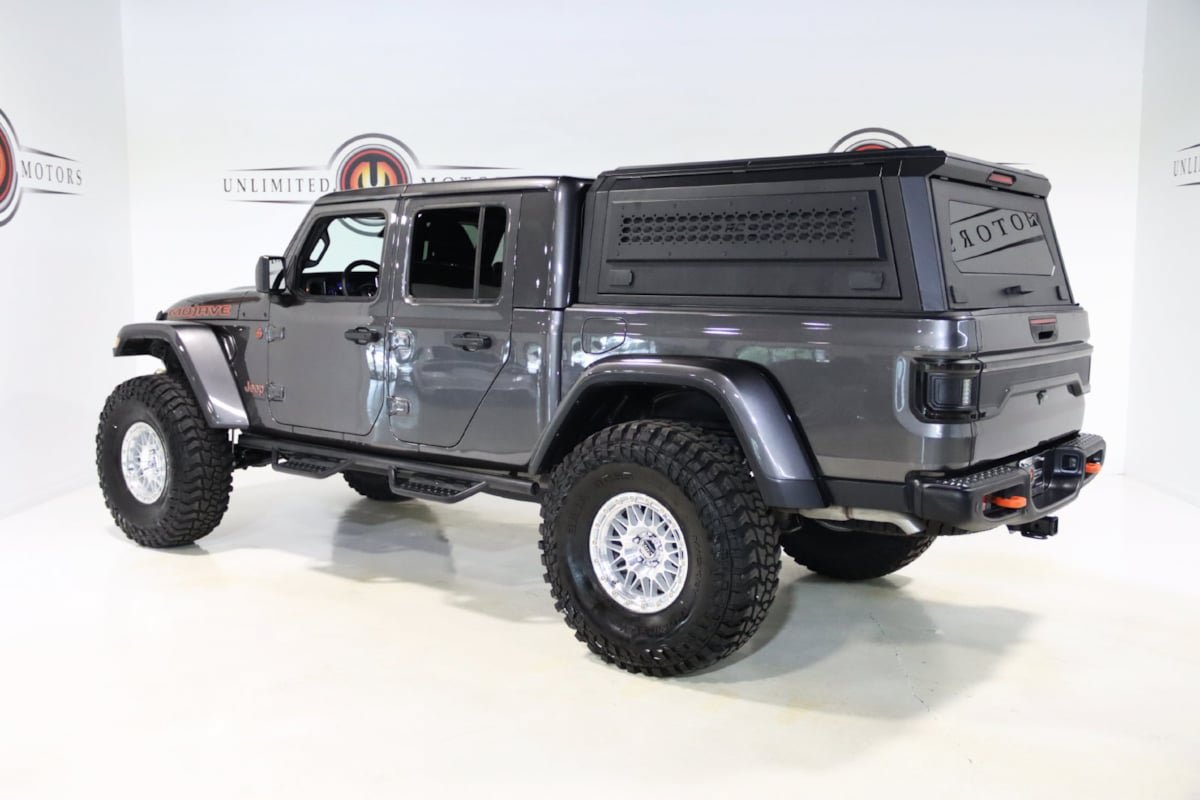 Used 2026 Jeep Gladiator Mojave AWD/4WD image 3