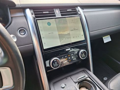 Used 2022 Land Rover Discovery S R-Dynamic image 6