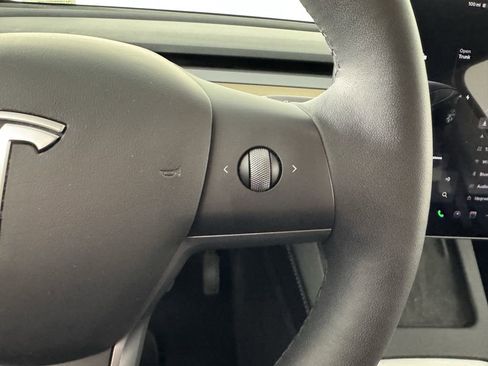 Used 2023 Tesla Model Y Long Range image 16