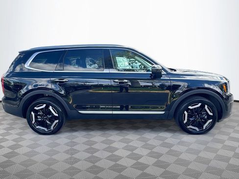 Used 2025 Kia Telluride S FWD image 5