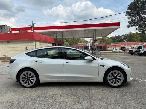 Used 2022 Tesla Model 3 Standard Range Plus RWD image 4