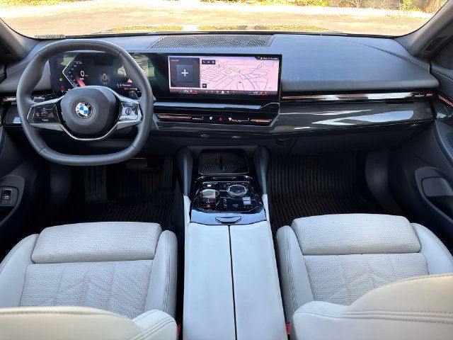 Used 2024 BMW 530i w/ Convenience Package RWD image 20
