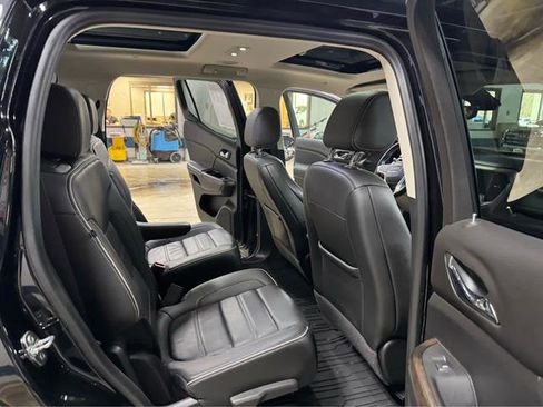 Used 2021 GMC Acadia Denali w/ Denali Ultimate Package AWD/4WD image 12