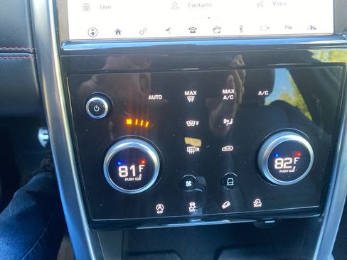 Used 2020 Land Rover Discovery Sport SE R-Dynamic image 18