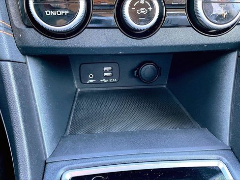 Used 2022 Subaru Crosstrek 2.5i Limited w/ Moonroof Package 2 image 27