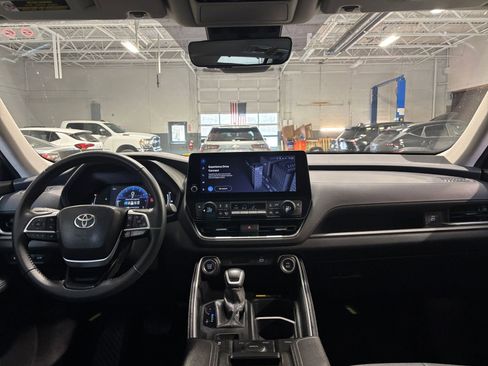 Used 2025 Toyota Grand Highlander XLE image 35
