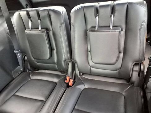 Used 2019 Ford Explorer Limited w/ Ford Safe & Smart Package AWD/4WD image 13
