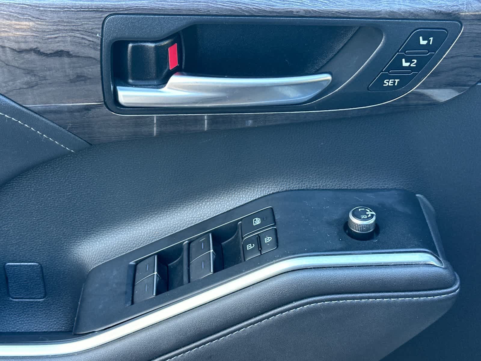 Used 2020 Toyota Highlander Limited AWD/4WD image 13