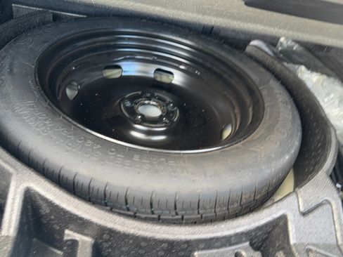 Used 2017 Volkswagen Tiguan S image 30