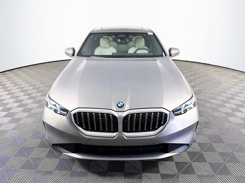 Used 2024 BMW 530i w/ Premium Package RWD image 2