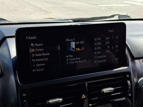 Used 2023 Lexus GX 460 w/ Black Line Special Edition AWD/4WD image 18