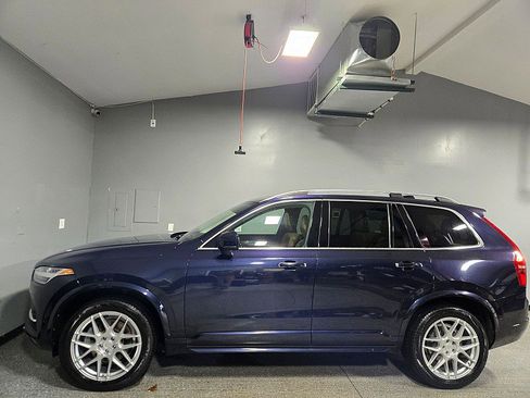 Used 2016 Volvo XC90 T6 Momentum w/ Momentum Plus Package image 6