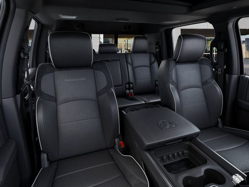 New 2026 RAM 2500 Laramie AWD/4WD image 16