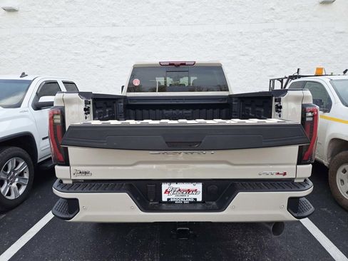 New 2026 GMC Sierra 2500 AT4 w/ AT4 Premium Plus Package AWD/4WD image 14