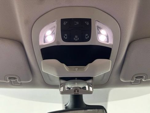 Used 2023 Chrysler Pacifica Touring-L FWD image 37
