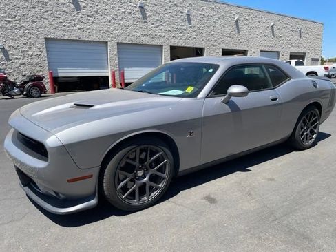 Used 2016 Dodge Challenger R/T Scat Pack w/ Leather Interior Group RWD image 4