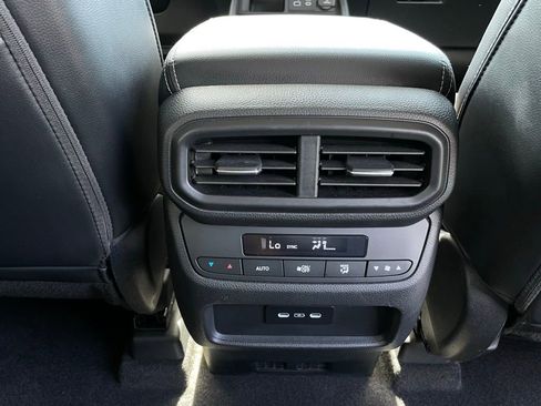 Certified 2025 Honda Pilot EX-L image 38