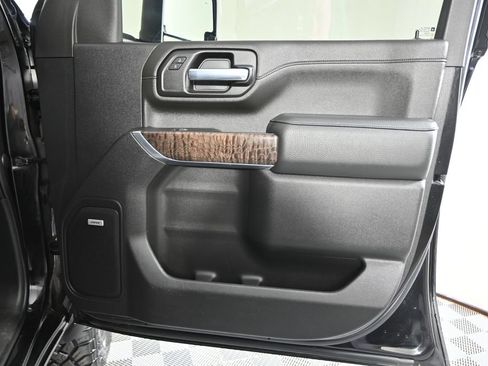 Used 2022 GMC Sierra 2500 Denali w/ Denali Black Diamond Edition AWD/4WD image 13