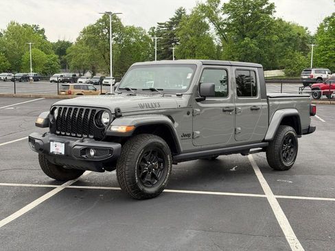 Used 2021 Jeep Gladiator Sport AWD/4WD image 8
