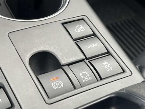 Used 2023 Toyota Highlander XLE image 42