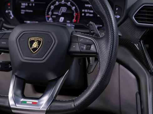 Used 2022 Lamborghini Urus AWD/4WD image 67