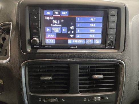Used 2019 Dodge Grand Caravan SE w/ UConnect Hands-Free Group FWD image 25