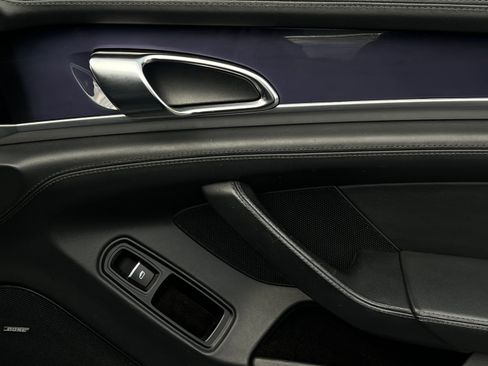 Used 2010 Porsche Panamera 4S image 23