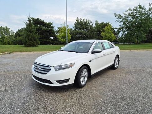 Used 2018 Ford Taurus SEL w/ Equipment Group 201A AWD/4WD image 1