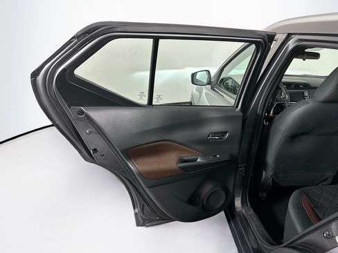 Used 2020 Nissan Kicks SR FWD image 23