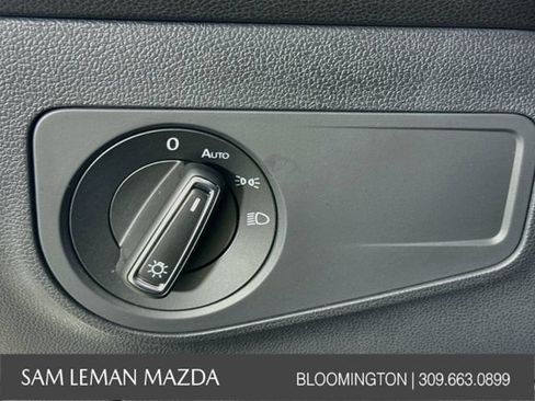 Used 2024 Volkswagen Tiguan SE FWD image 10