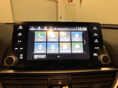 Used 2018 Honda Accord EX image 16