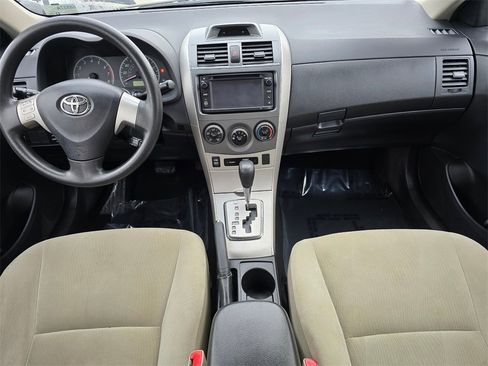Used 2013 Toyota Corolla LE image 20
