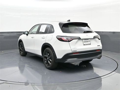 Certified 2025 Honda HR-V Sport image 8