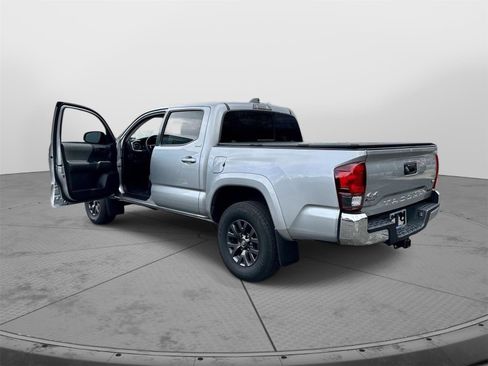 Used 2022 Toyota Tacoma SR5 image 8