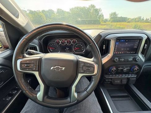 Used 2020 Chevrolet Silverado 1500 LT Trail Boss AWD/4WD image 13