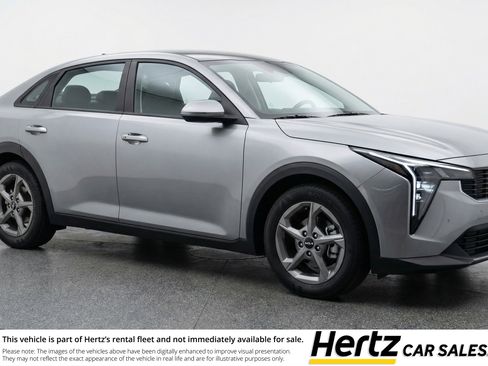 Used 2025 Kia K4 LXS image 1