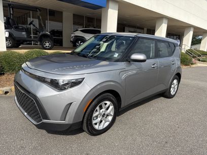 Used 2025 Kia Soul LX w/ LX Technology Package